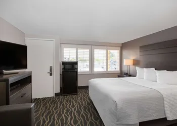 Days Inn by Wyndham Ukiah hotel thumbnail 8