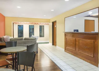 Baymont by Wyndham Huber Heights Dayton hotel thumbnail 2