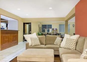 Baymont by Wyndham Huber Heights Dayton hotel thumbnail 3