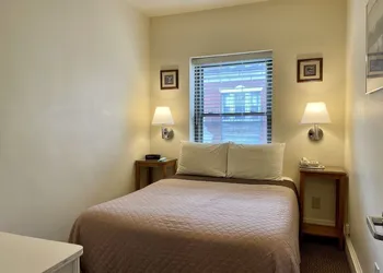 Oasis Guest House hotel thumbnail 6