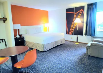 Howard Johnson by Wyndham Manteno hotel thumbnail 5