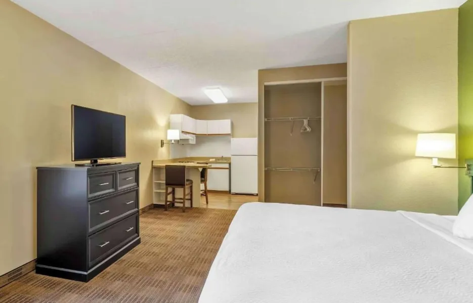 Studio 6 Extended Stay Chicago Vernon Hills Lincolnshire IL hotel detail image 2