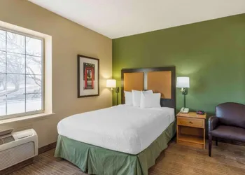 Studio 6 Extended Stay Chicago Vernon Hills Lincolnshire IL hotel thumbnail 5