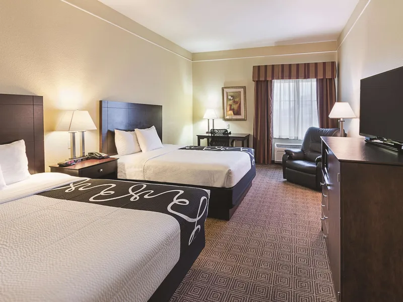 La Quinta Inn & Suites by Wyndham Waxahachie hotel detail image 6