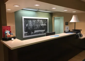 Hampton Inn Bedford hotel thumbnail 5