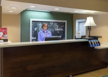Hampton Inn Bedford hotel thumbnail 6