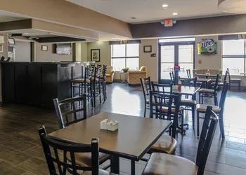 Red River Inn And Suites hotel thumbnail 6