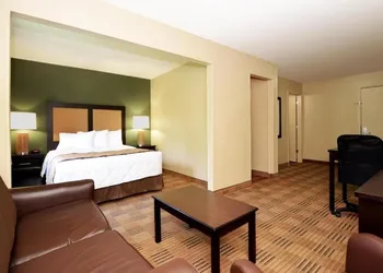 Suburban Studios Cary – RDU Airport hotel thumbnail 3