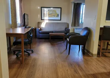 Suburban Studios Cary – RDU Airport hotel thumbnail 7