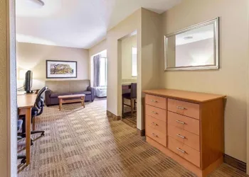 Suburban Studios Cary – RDU Airport hotel thumbnail 8