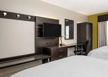 Holiday Inn Express Hotel & Suites Florence I-95 at Hwy 327 by IHG hotel thumbnail 7