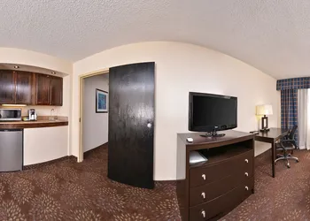 Ramada Plaza by Wyndham Sheridan Hotel & Convention Center hotel thumbnail 4