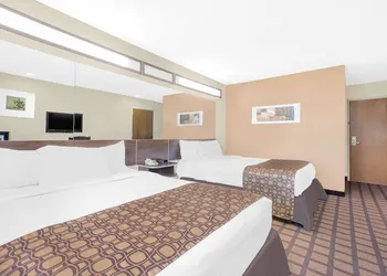 Microtel Inn by Wyndham Franklin hotel thumbnail 4