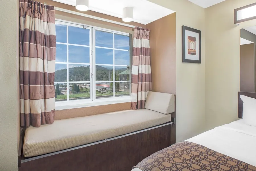 Microtel Inn by Wyndham Franklin hotel detail image 6