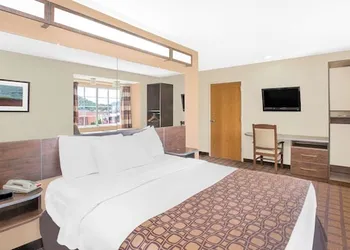 Microtel Inn by Wyndham Franklin hotel thumbnail 7
