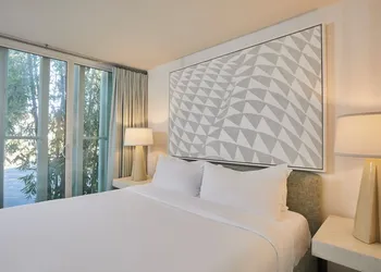 Avalon Hotel Beverly Hills, a Member of Design Hotels hotel thumbnail 4