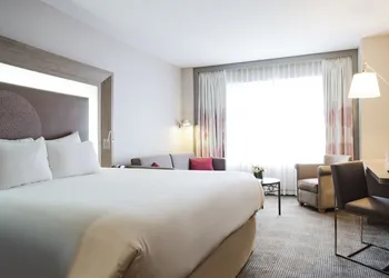 Novotel Montreal Centre hotel thumbnail 6