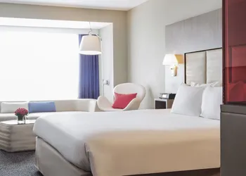 Novotel Montreal Centre hotel thumbnail 8