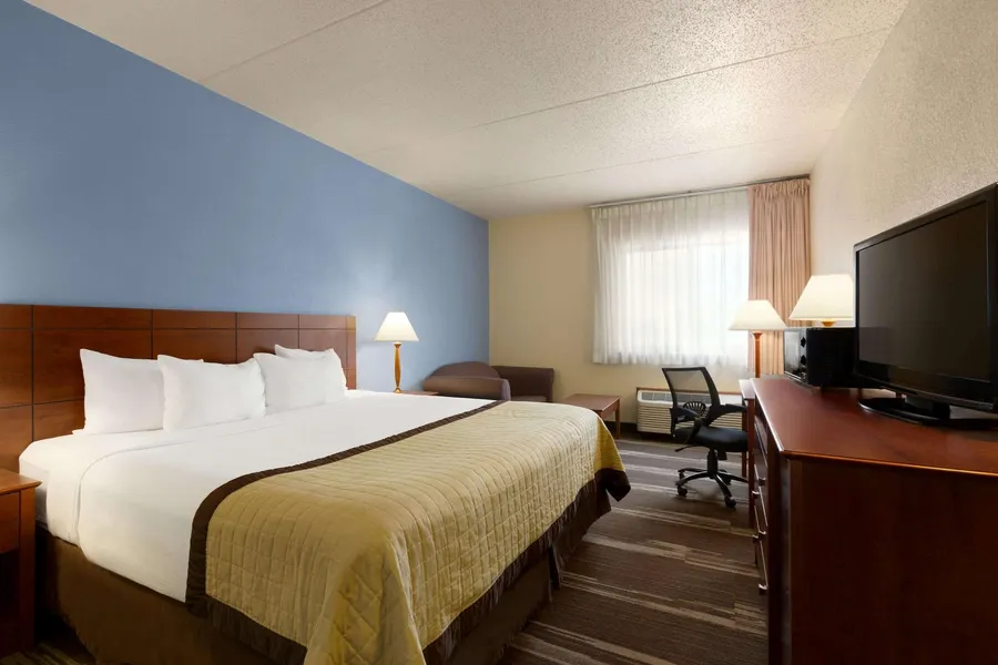 Ramada by Wyndham Fargo hotel detail image 6
