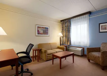 Ramada by Wyndham Fargo hotel thumbnail 7