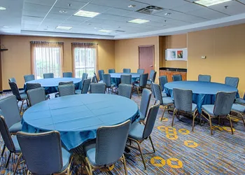 Courtyard by Marriott Fargo Moorhead, MN hotel thumbnail 4