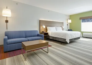 Holiday Inn Express & Suites Denton North by IHG hotel thumbnail 4