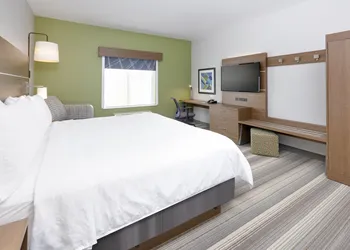 Holiday Inn Express & Suites Denton North by IHG hotel thumbnail 8