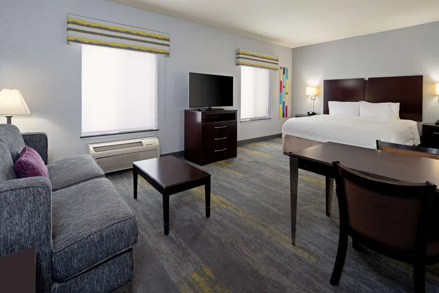 Hampton Inn & Suites Bakersfield/Hwy 58, CA hotel detail image 6