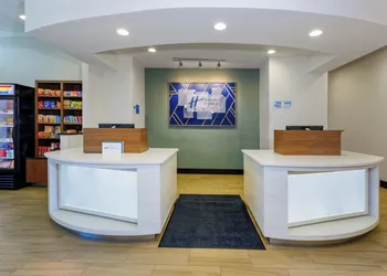 Holiday Inn Express & Suites Oceanfront by IHG hotel thumbnail 3