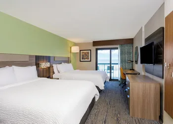 Holiday Inn Express & Suites Oceanfront by IHG hotel thumbnail 8