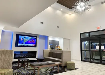 Holiday Inn Express & Suites Longview North by IHG hotel thumbnail 2