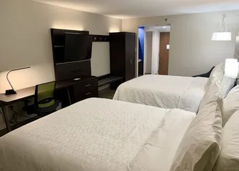 Holiday Inn Express & Suites Longview North by IHG hotel thumbnail 8