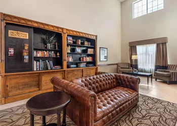Best Western La Grange Inn & Suites hotel thumbnail 3