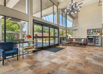 Best Western Plus Sonora Oaks Hotel & Conference Center hotel thumbnail 2