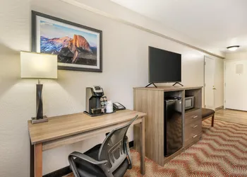 Best Western Plus Sonora Oaks Hotel & Conference Center hotel thumbnail 8