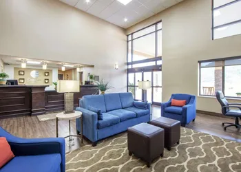 Comfort Inn at Royal Blue hotel thumbnail 2