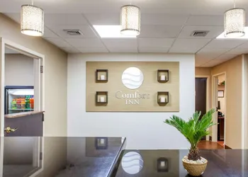 Comfort Inn at Royal Blue hotel thumbnail 7