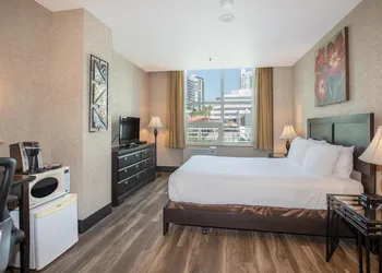Coast Lonsdale Quay Hotel hotel thumbnail 4