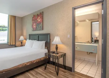 Coast Lonsdale Quay Hotel hotel thumbnail 6