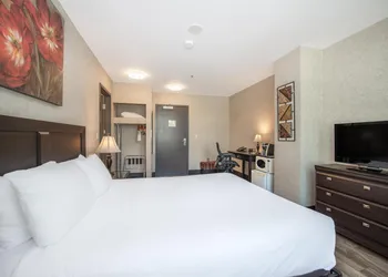 Coast Lonsdale Quay Hotel hotel thumbnail 8