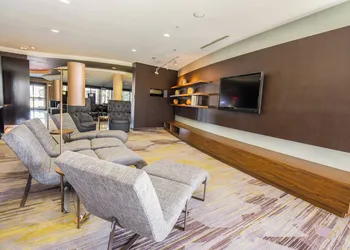 Courtyard by Marriott Merced hotel thumbnail 2