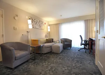 Courtyard by Marriott Merced hotel thumbnail 5