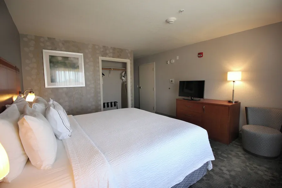 Courtyard by Marriott Merced hotel detail image 6