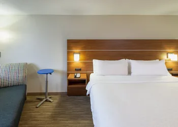 Holiday Inn Express Vermilion by IHG hotel thumbnail 6