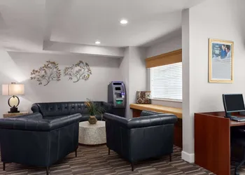 Microtel Inn & Suites by Wyndham Zephyrhills hotel thumbnail 3