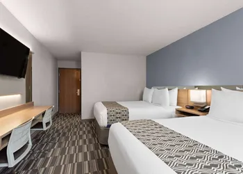Microtel Inn & Suites by Wyndham Zephyrhills hotel thumbnail 8