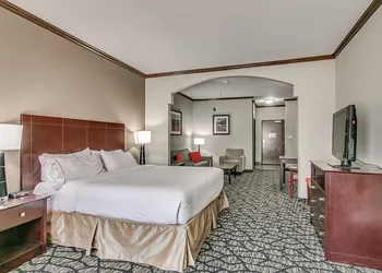 Holiday Inn Express Hotel & Suites Lubbock South by IHG hotel thumbnail 3