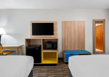 Days Inn by Wyndham Hillsdale hotel thumbnail 6