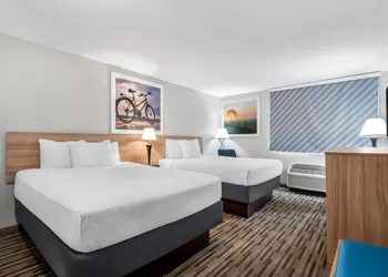 Days Inn by Wyndham Hillsdale hotel thumbnail 8