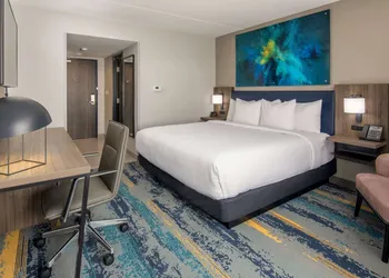 La Quinta Inn & Suites by Wyndham Spokane Downtown hotel thumbnail 8
